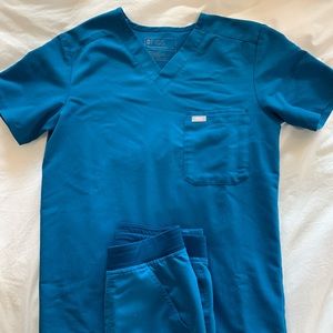 1 set XS FIGS Leon 2-pocket scrub w/ matching Axiom cargo scrub pants (XS/S)